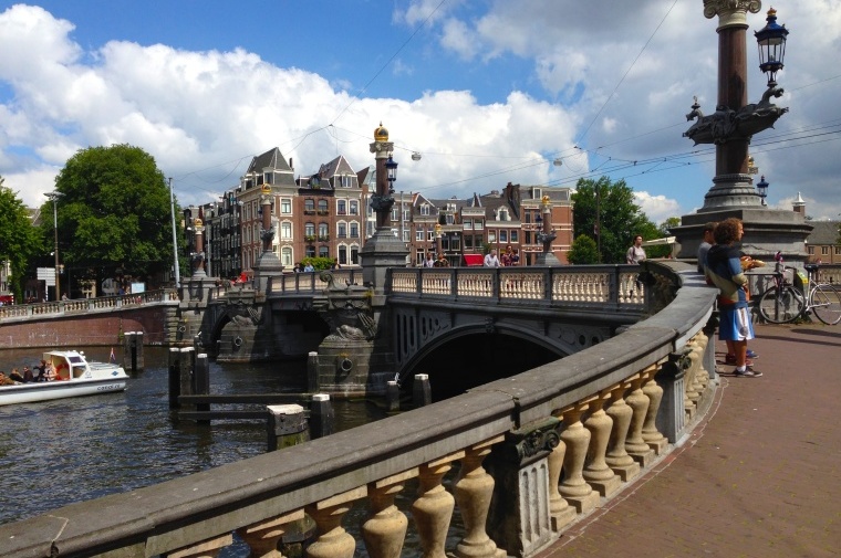 blauwbrug amstel amsterdam