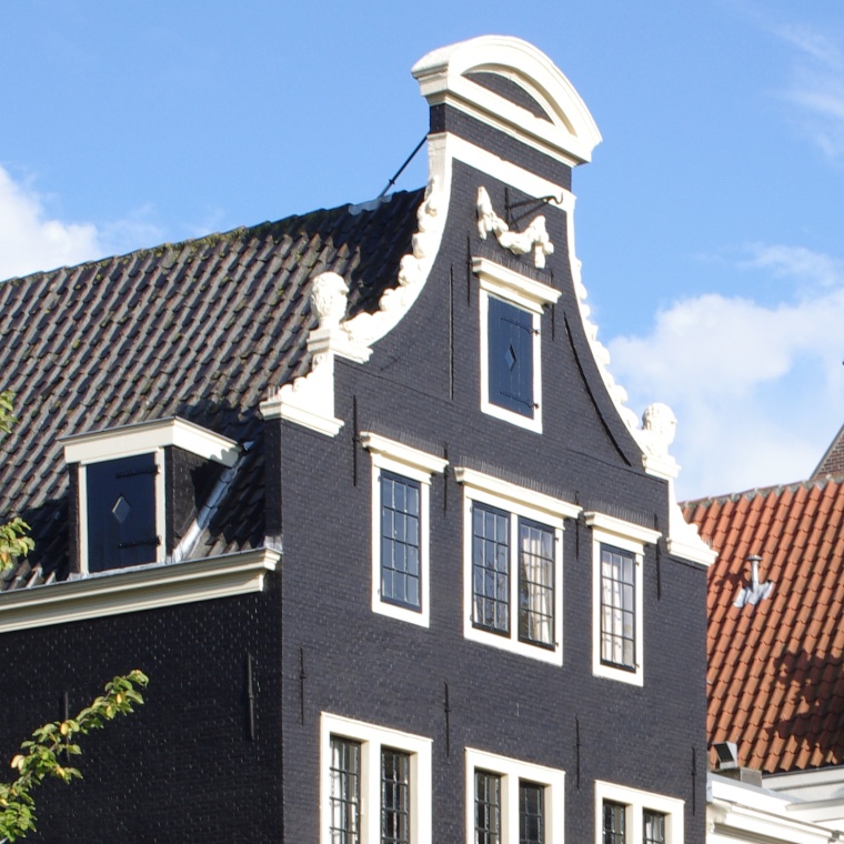 Bell Gable on corner of Blauwbergwal and Herengracht