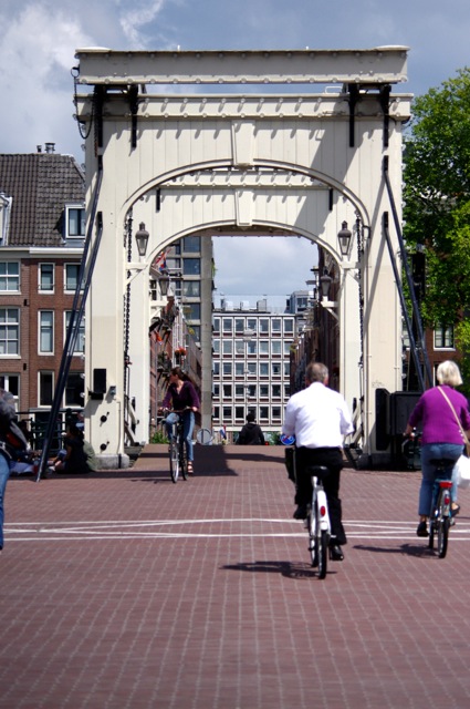Magere Brug and Cyclists