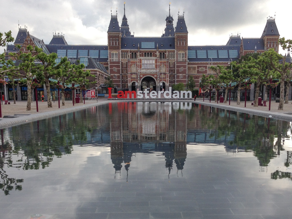 Rijksmuseum Amsterdam with iAmsterdam Sign